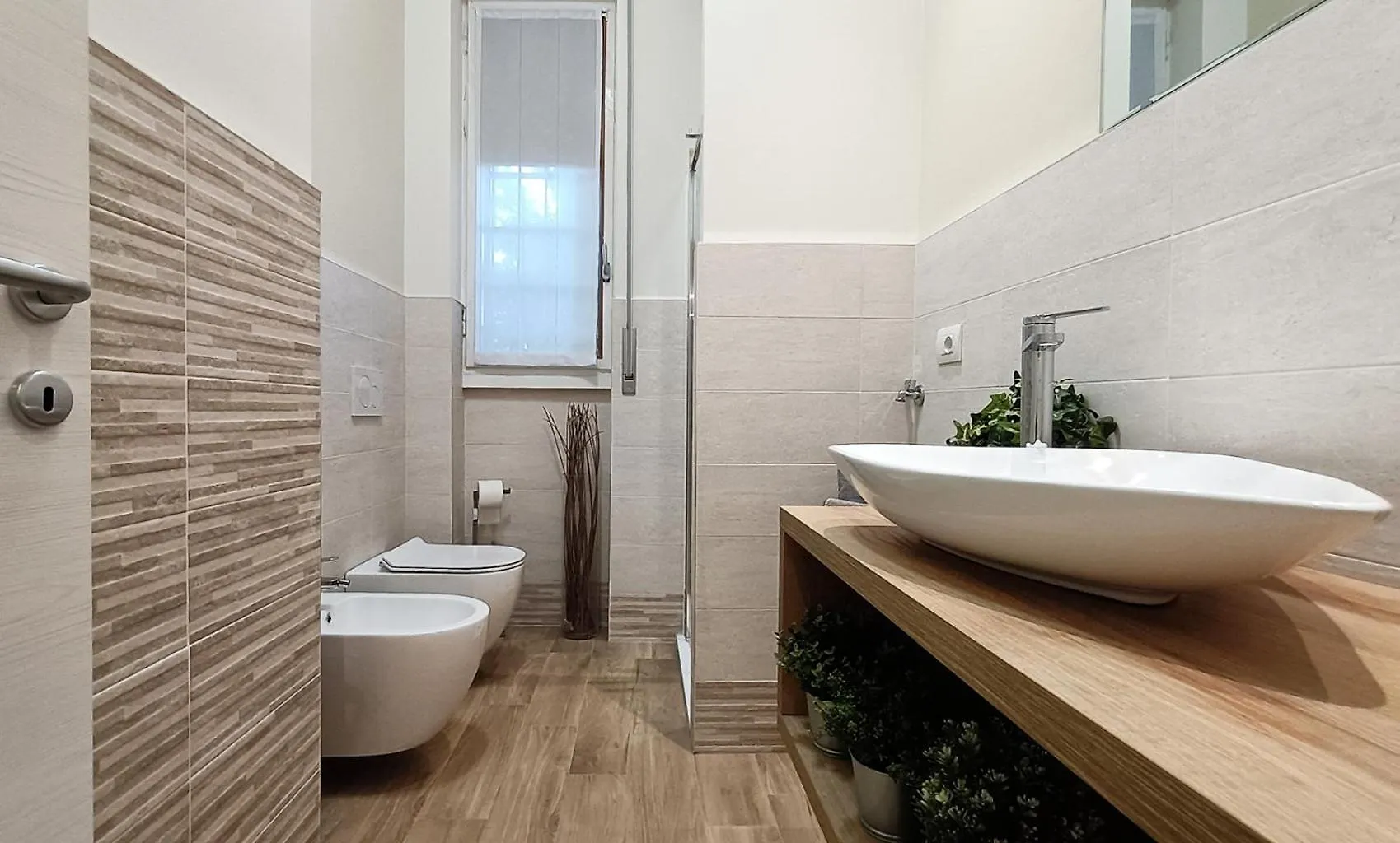 Sahi - Via Dei Ciclamini Mm1 Primaticcio, Stadio San Siro, Ospedale San Carlo ミラノ イタリア
