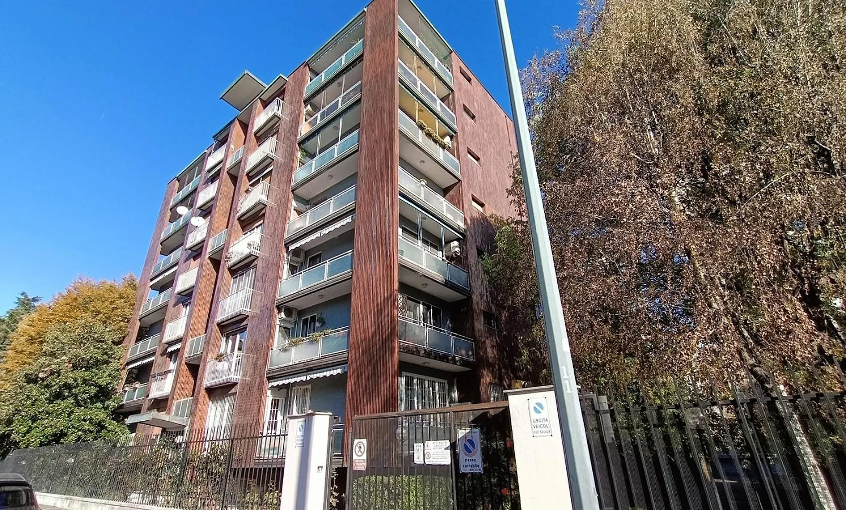 Sahi - Via Dei Ciclamini Mm1 Primaticcio, Stadio San Siro, Ospedale San Carlo Milano 0*,