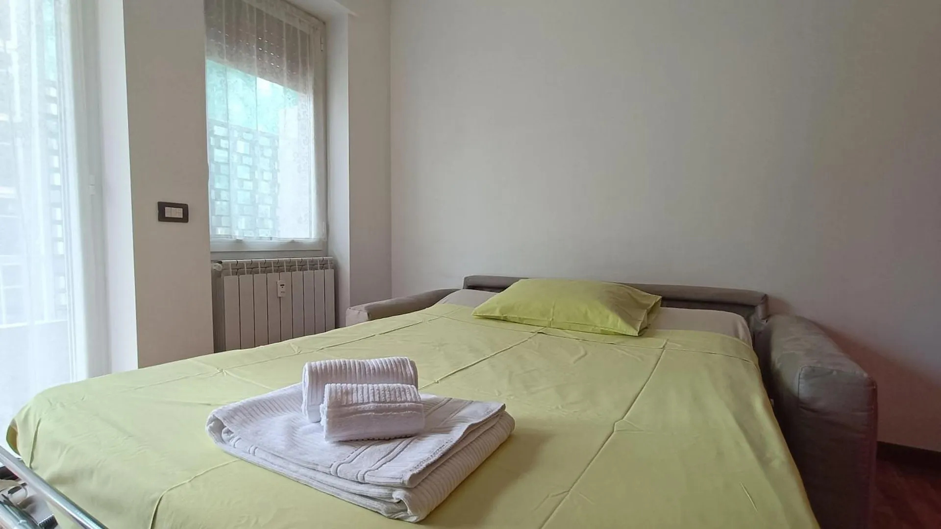 Sahi - Via Dei Ciclamini Mm1 Primaticcio, Stadio San Siro, Ospedale San Carlo ミラノ