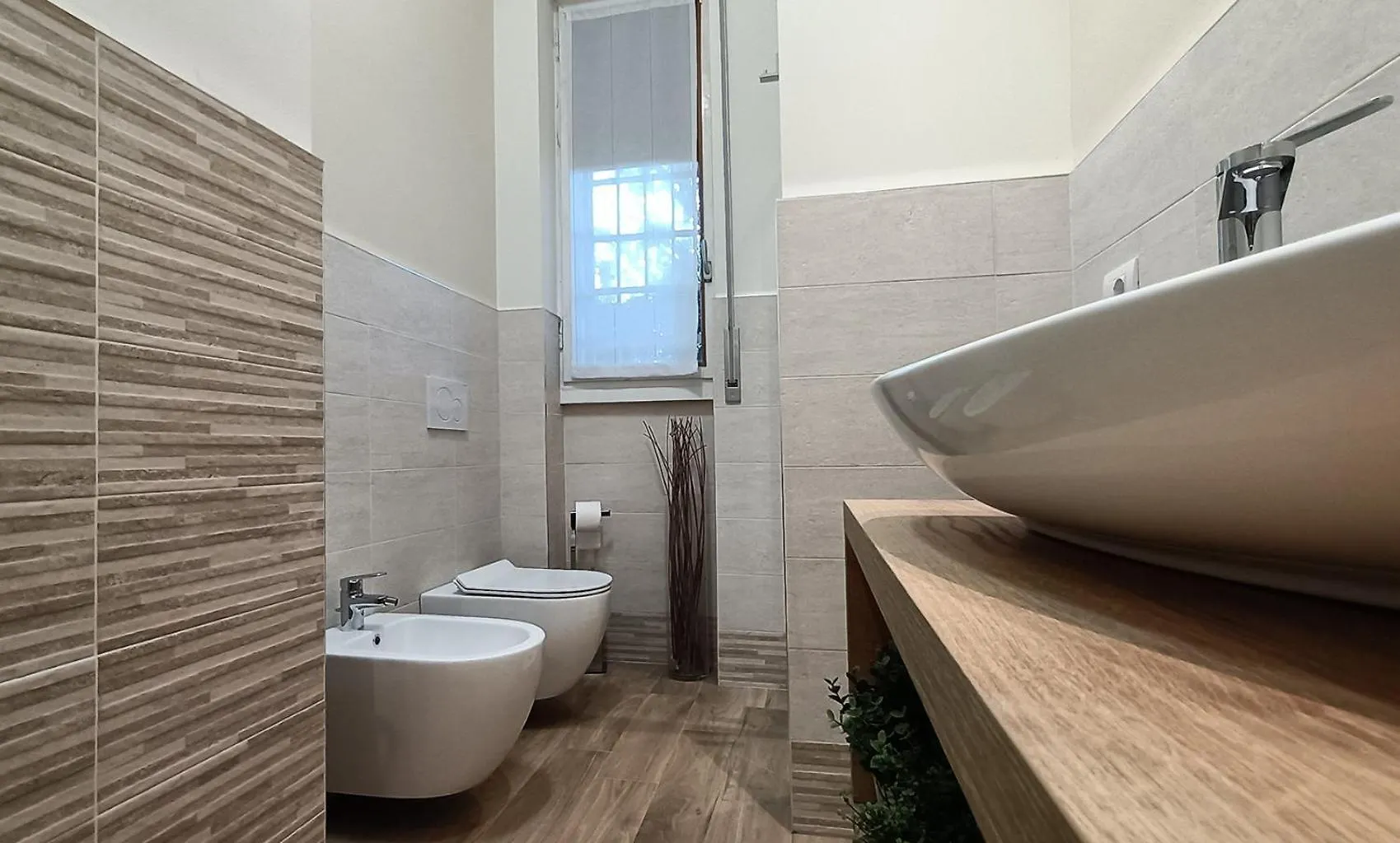 Sahi - Via Dei Ciclamini Mm1 Primaticcio, Stadio San Siro, Ospedale San Carlo Milano