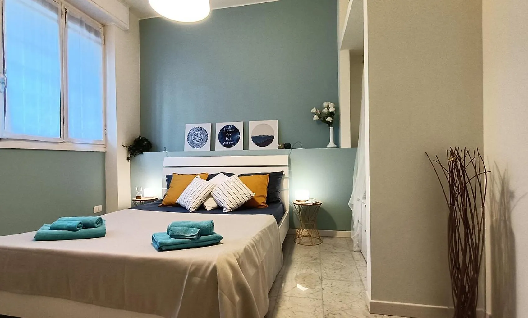 Sahi - Via Dei Ciclamini Mm1 Primaticcio, Stadio San Siro, Ospedale San Carlo ミラノ 0*,  イタリア