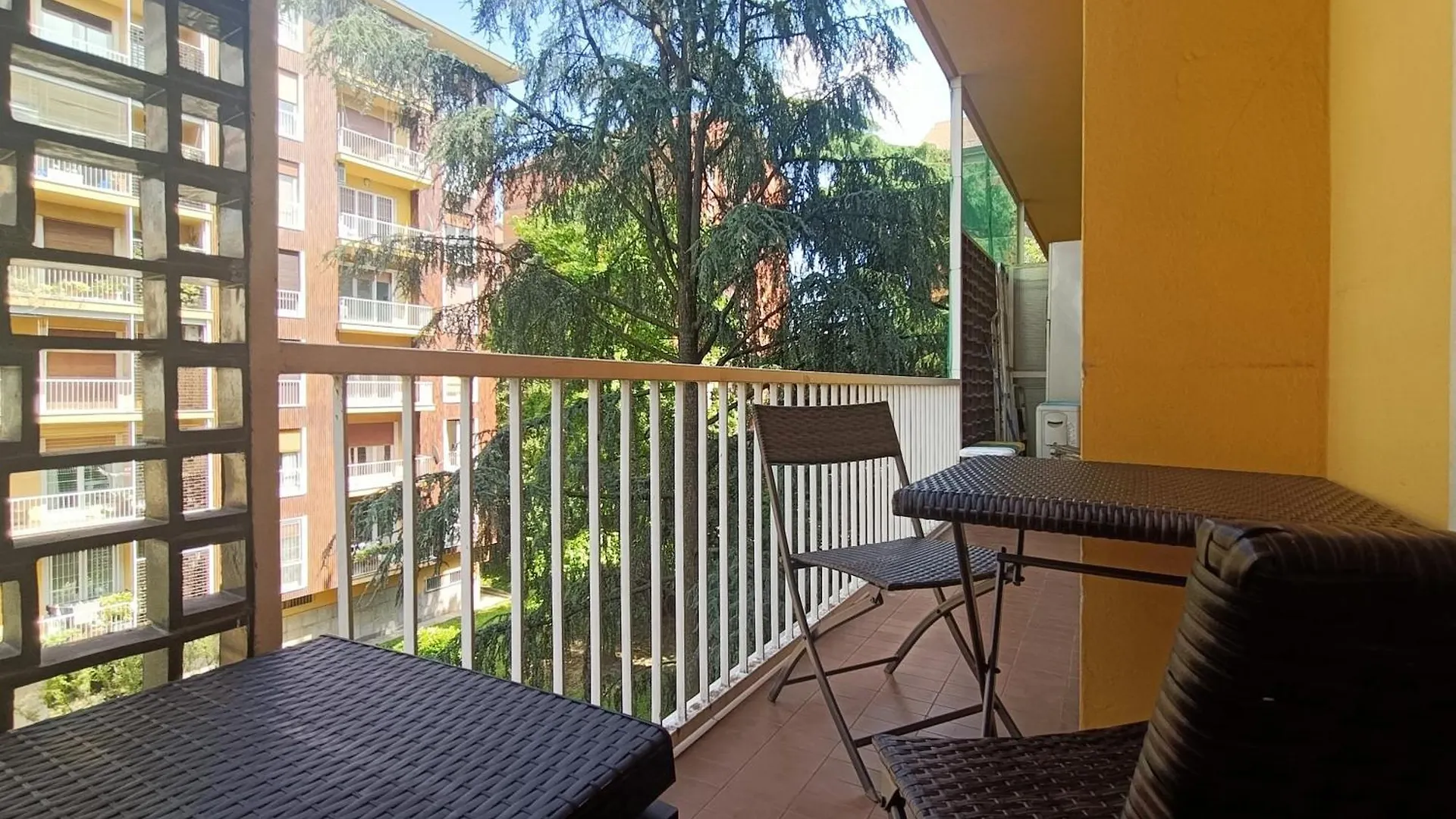 Sahi - Via Dei Ciclamini Mm1 Primaticcio, Stadio San Siro, Ospedale San Carlo ミラノ 0*,  イタリア